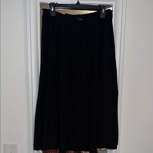 Athleta pleated Black Midi Skirt